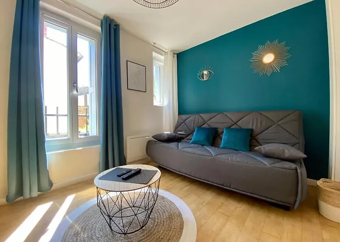 Sauzede - Centre-ville Apartment